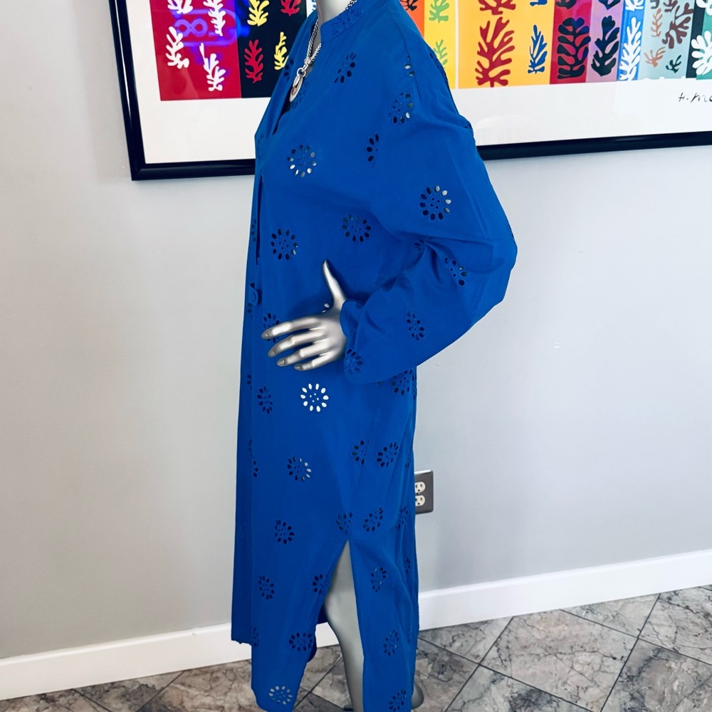 Zara of Paris / Vibrant Blue Eyelet Button-Up Dress or Duster - Picture 11 of 14